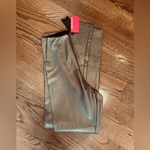NWT Commando brand leggings. Bronze faux leather color Size Medium